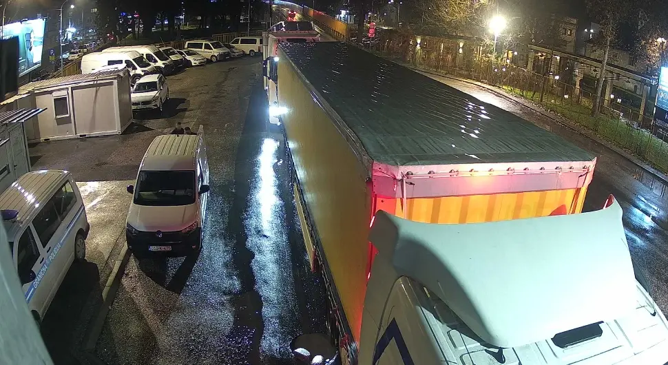 Појачана фреквенција возила на више граничних прелаза