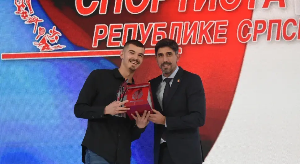 Фудбалер Борца