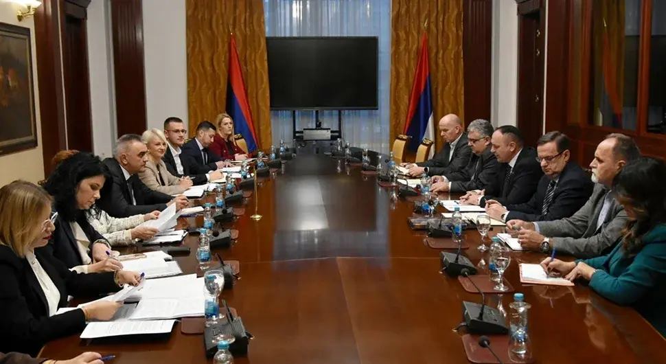 Минић са Савезом синдиката