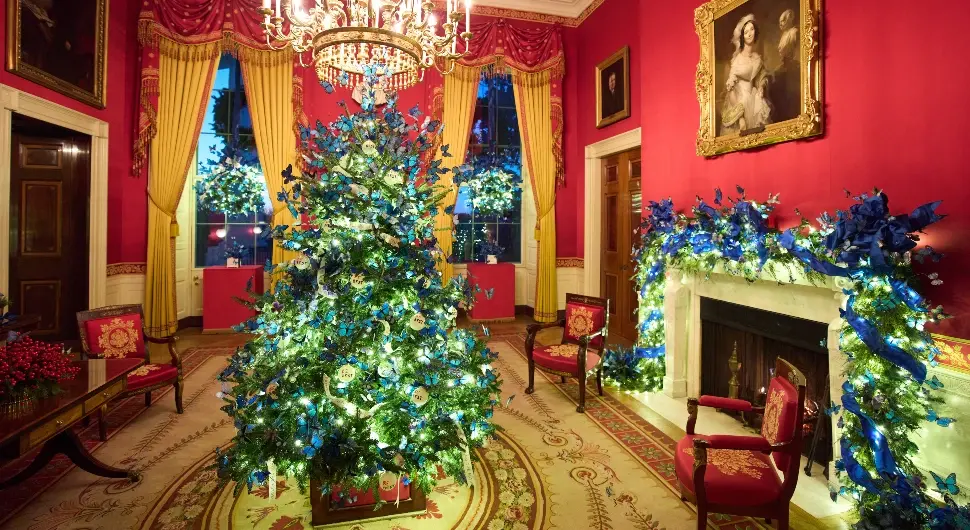Бијела кућа у празничном духу: Меланија Трамп показала раскошне божићне декорације