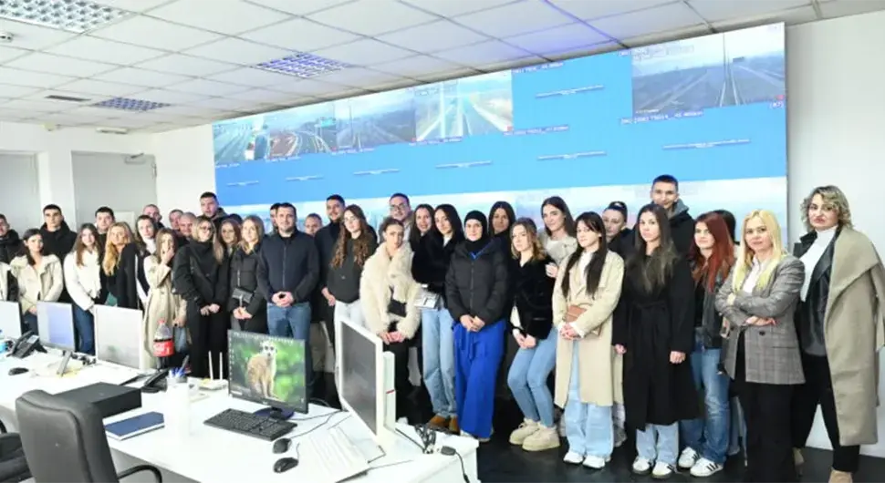 Будући саобраћајци из Теслића у посјети ЦОКС Кладари