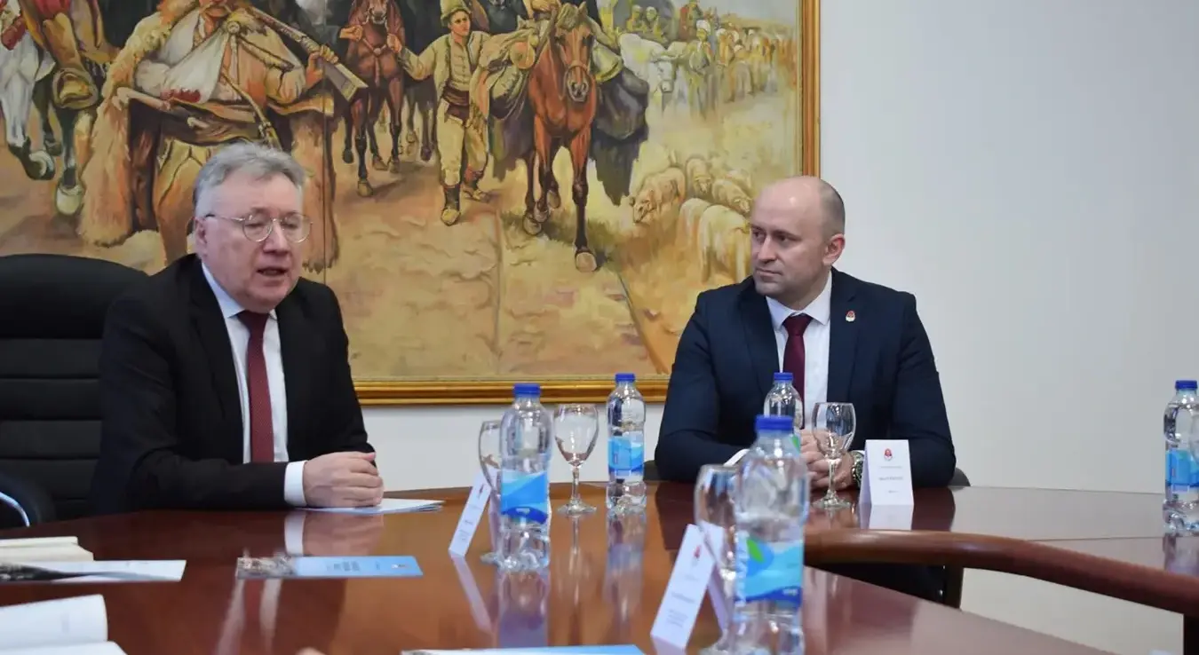 Калабухов посјетио општину Брод, са Зечевићем о развојним плановима