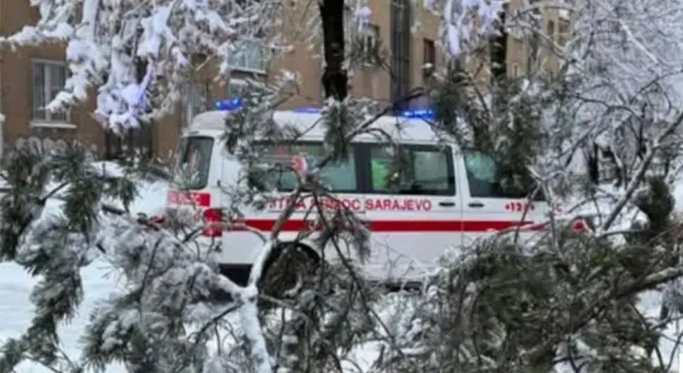 Дрво убило жену у Сарајеву