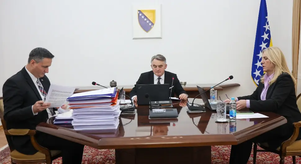 Искористити сва правна и дипломатска средства у случају Трговске горе