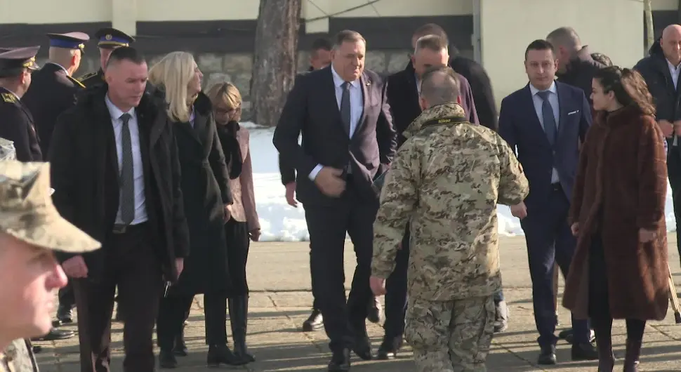 Јасна порука институција Српске: Срби у систему одбране нису сами