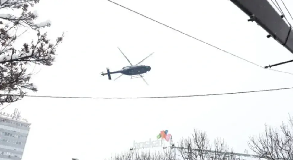 Спектакуларан прелет хеликоптера на свечаном дефилеу поводом Дана Републике