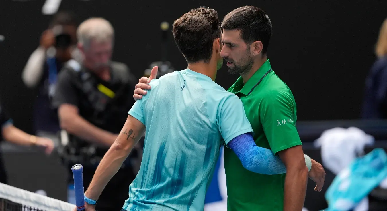 Novak Djokovic plasirao se u polufinale Australijan open nakon što je Lorenco Muzeti predao meč dok je imao rezultat 2:0