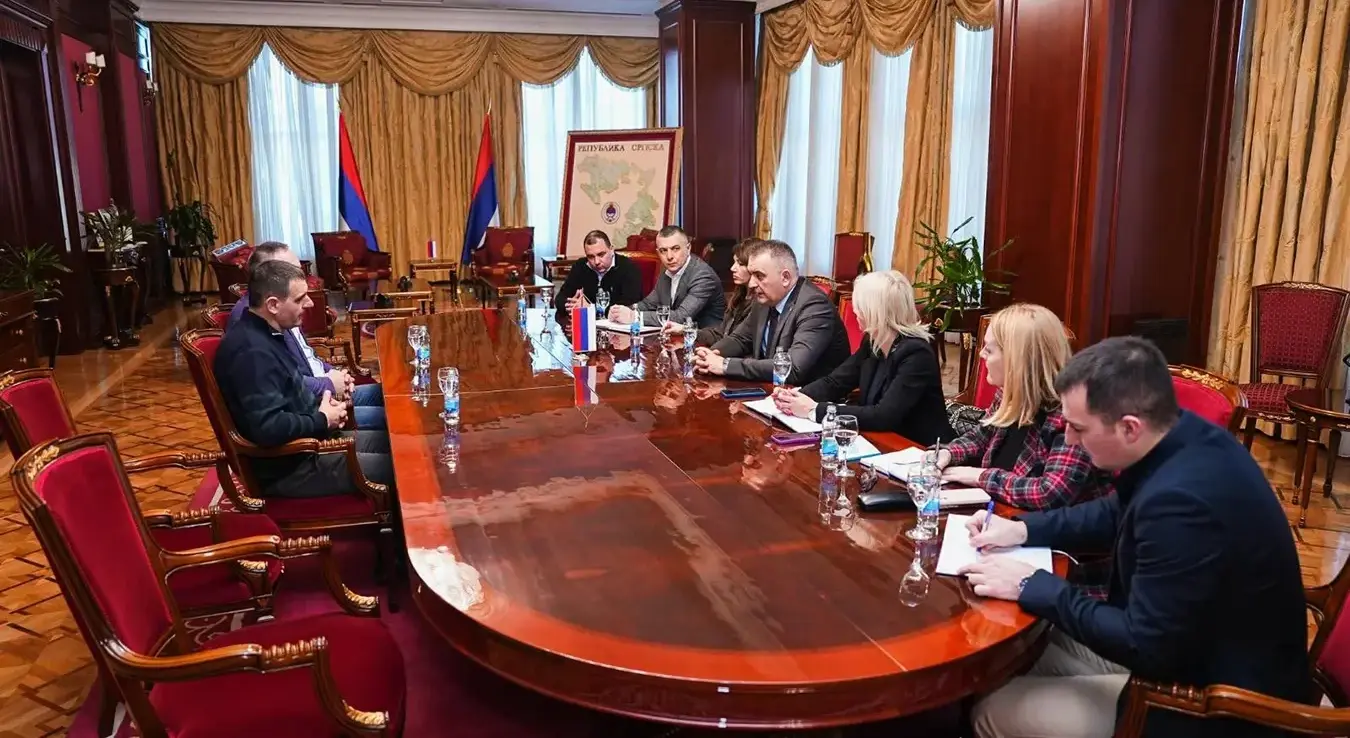 Минић разговарао са представницима мљекара