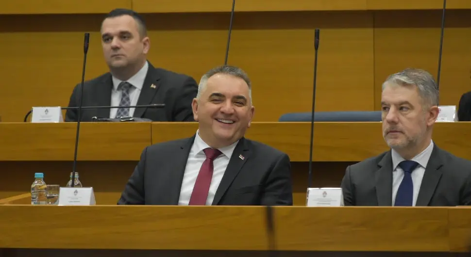 Минић: Позитиван замах Владе Српске неће бити прекинут вјештачким кризама