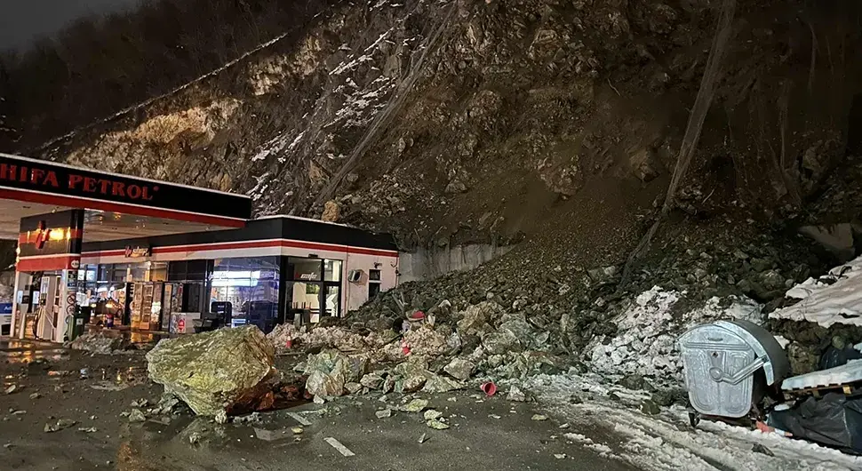Умало трагедија у Зворнику: Камење се обрушило на бензинску пумпу