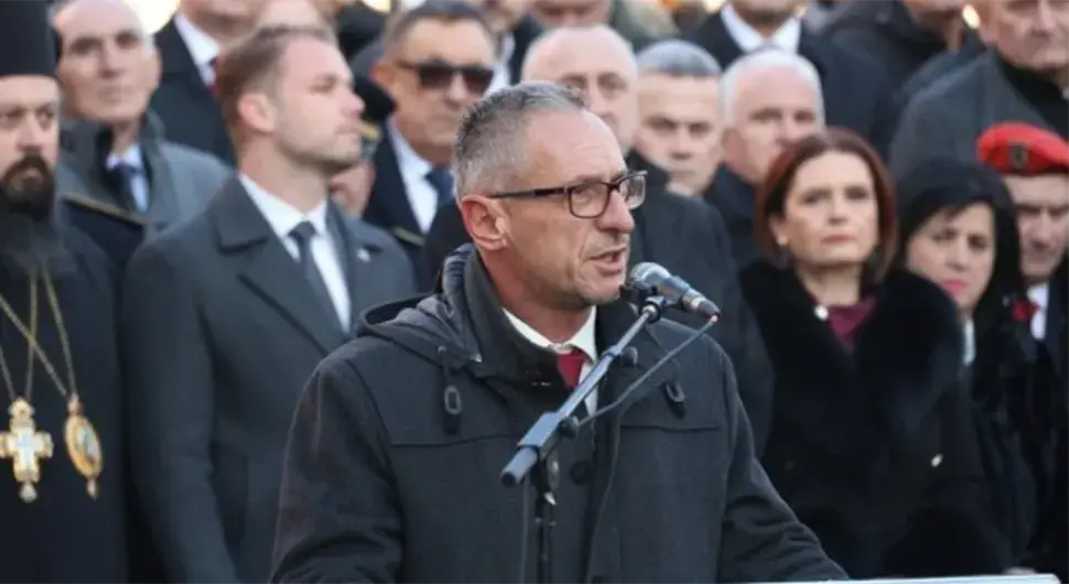 Остојић: Споменик симболише жртву и страдање српског војника