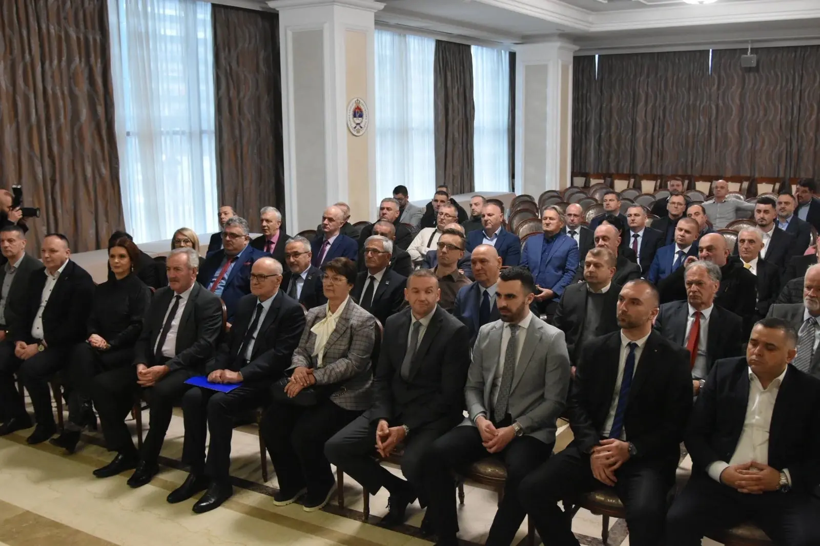 Минић се састао са социјалним партнерима