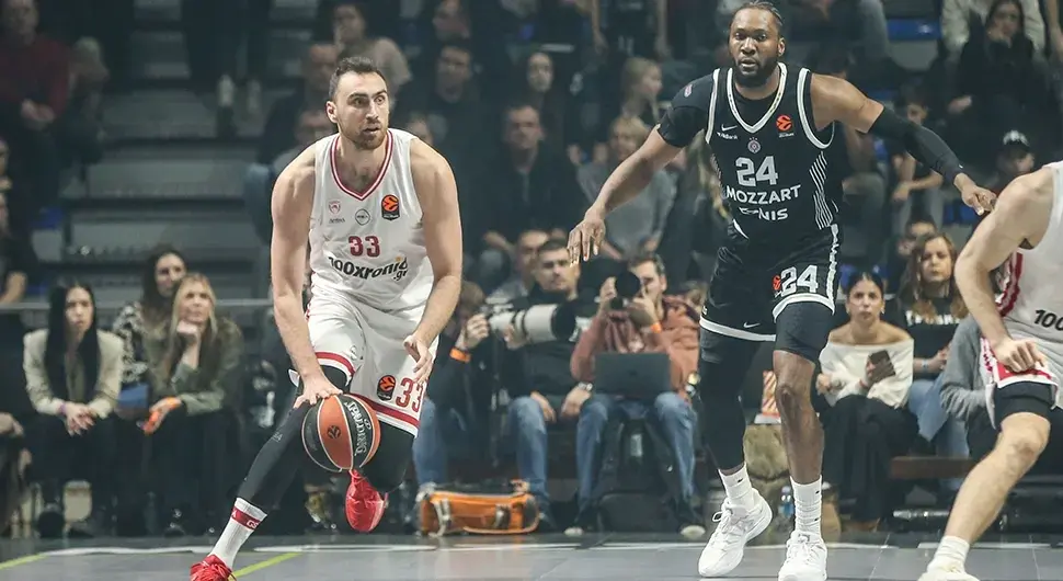 Никола Милутинов српски кошаркаш