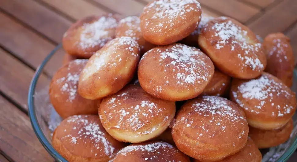 Приганице / крофне са шећером у праху