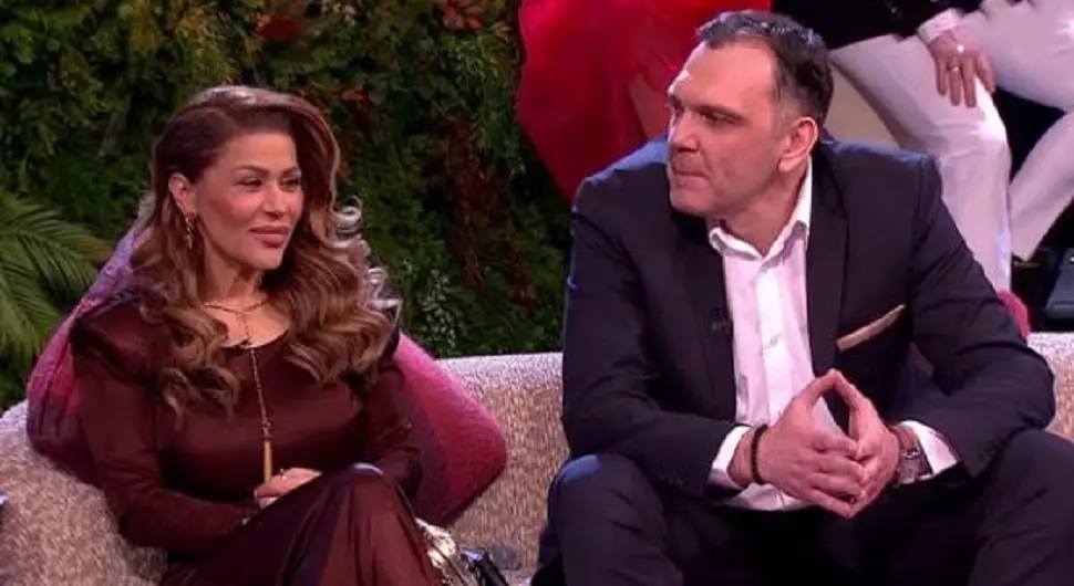 Мина Костић у емисији признала да је слала интимне слике Касперу