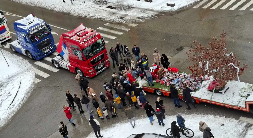 Дефиле камиона