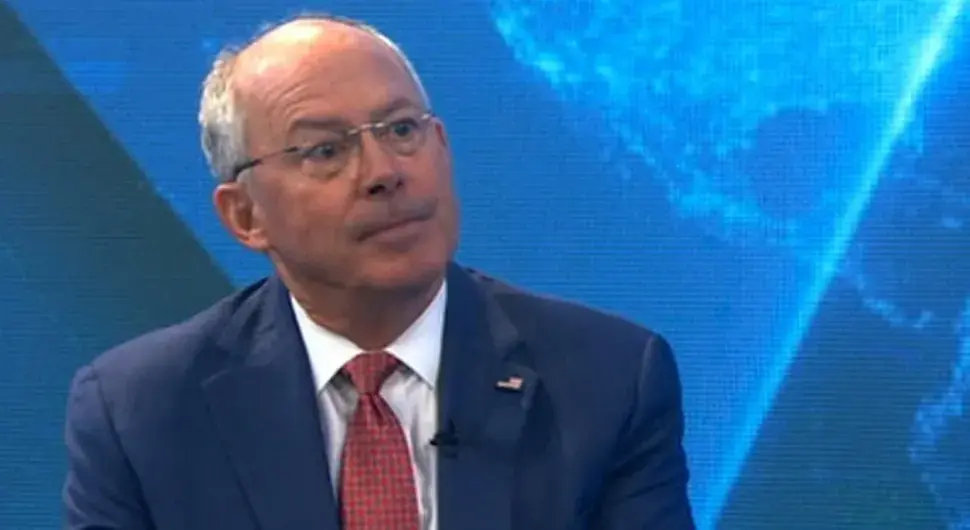 Шмиц: Неизбране бирократе не могу да утичу на вољу народа да бира свог предсједника