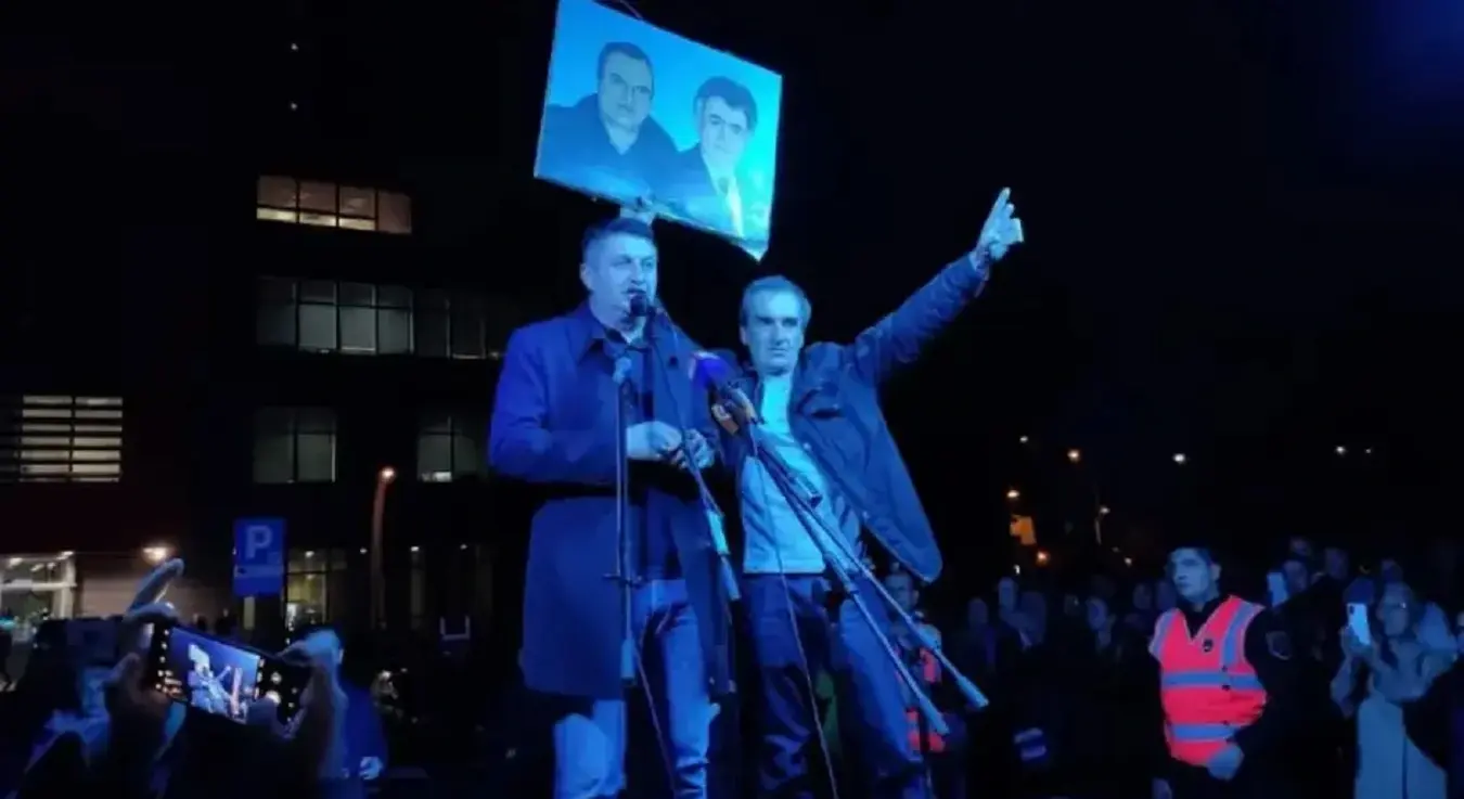 Miodrag Malic osuđen zbog slike Radovana Karadžića i Ratka Mladića i dizanja tri prsta