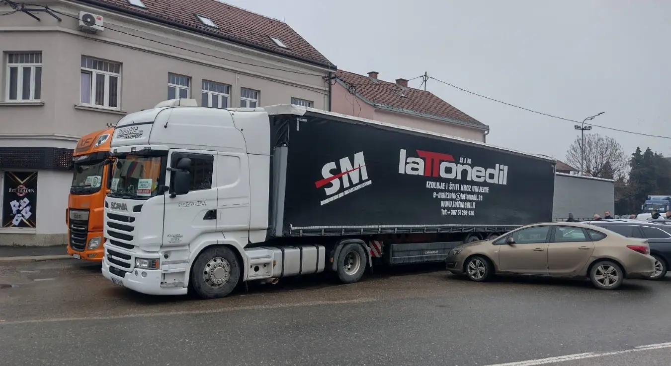 Превозници из БиХ и региона блокирали теретне граничне прелазе са ЕУ