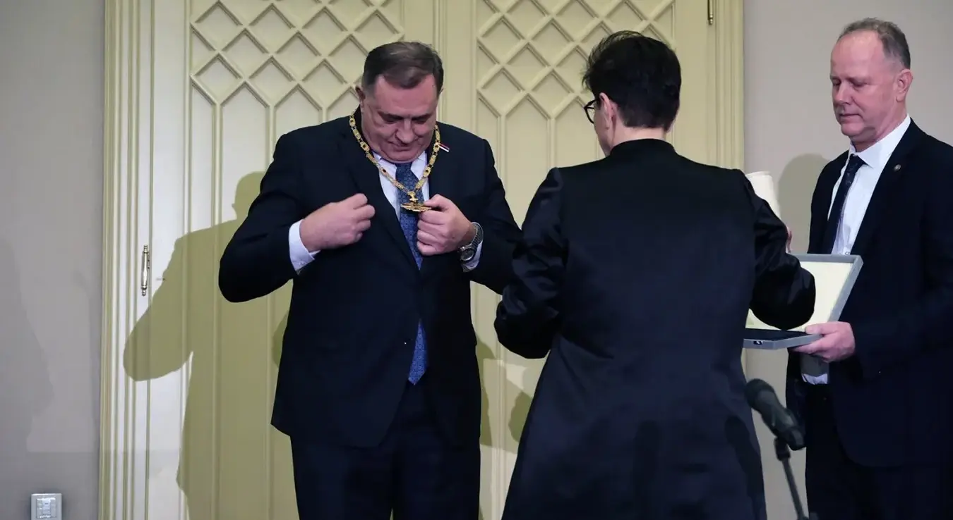 Додику у Будимпешти уручено високо одликовање