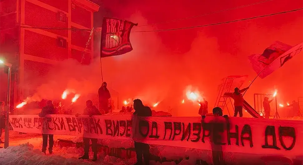 У Бијељини спектакуларна бакљада и ватромет у част Републике Српске