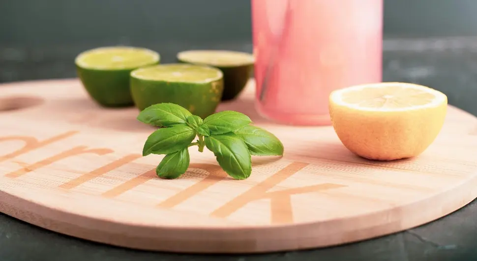 Измиксајте коре лимуна и босиљак: Зашто је то препоручљиво и за шта се користи