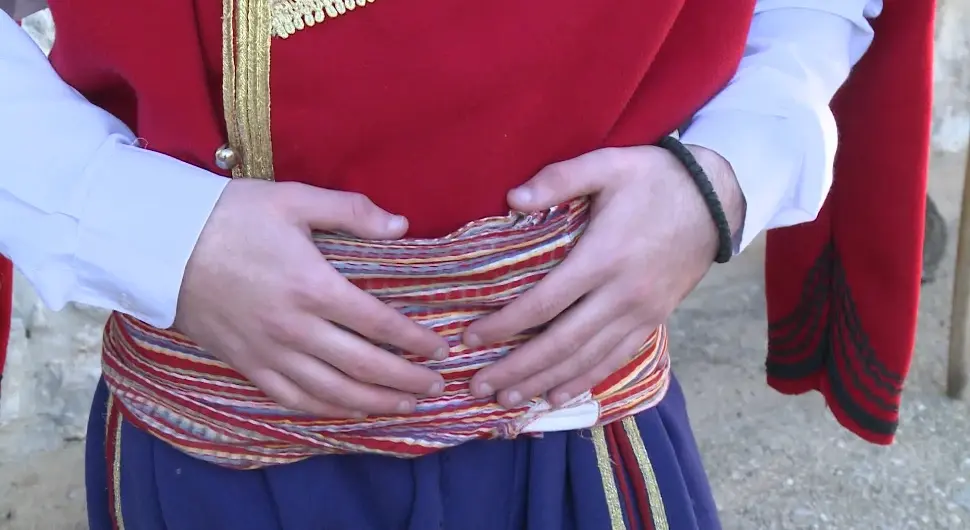 Божић у Херцеговини: Пјесма, обичаји и породица на окупу