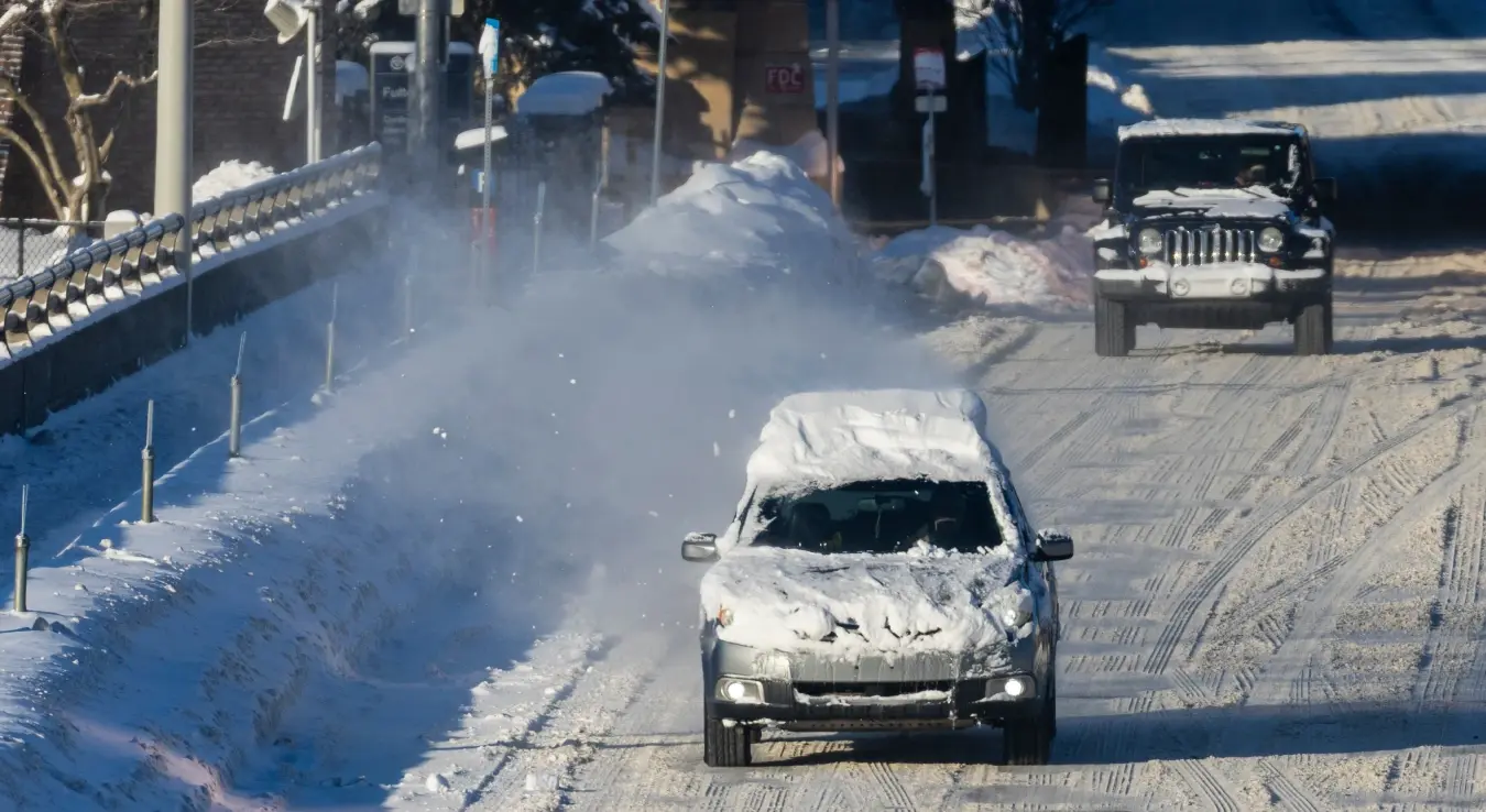 Стиже смртоносна олуја! Проглашено ванредно стање, продавнице опустошене, нижу се упозорења