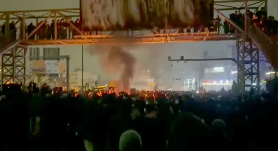 Активисти тврде да је више 500 мртвих у протестима у Ирану, објављен снимак беживотних тијела испред мртвачнице