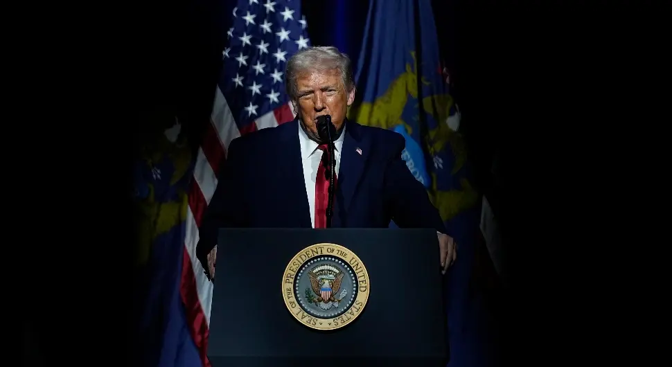 Блумберг: Крај, Трамп се повлачи?