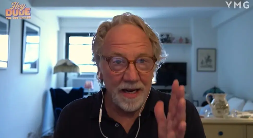 Амерички глумац Тимоти Бусфилд у подкасту "Hey Dude"