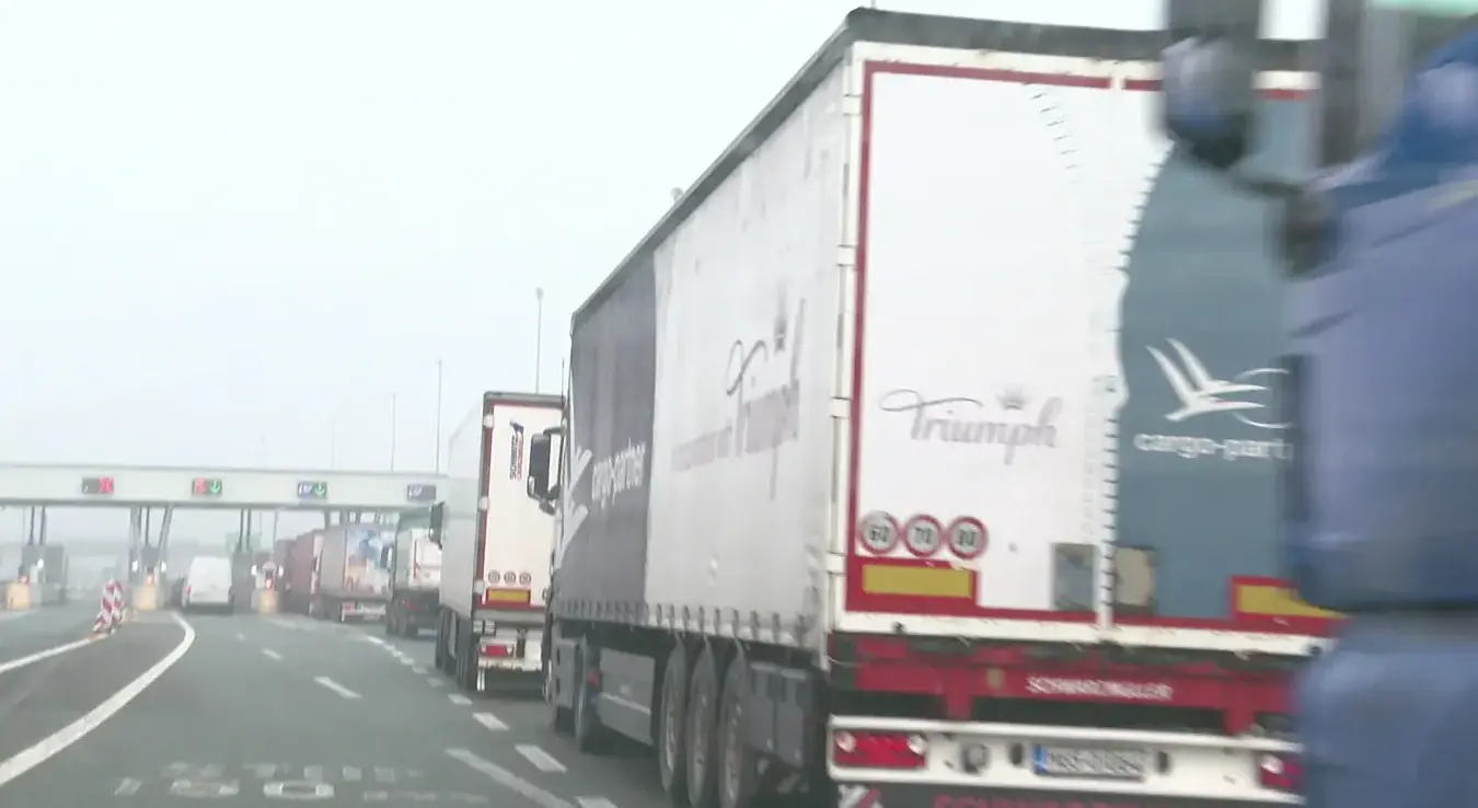 Превозници протестују