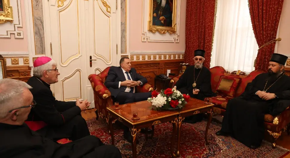 Званичници Српске на слави митрополита бањалучког Јефрема