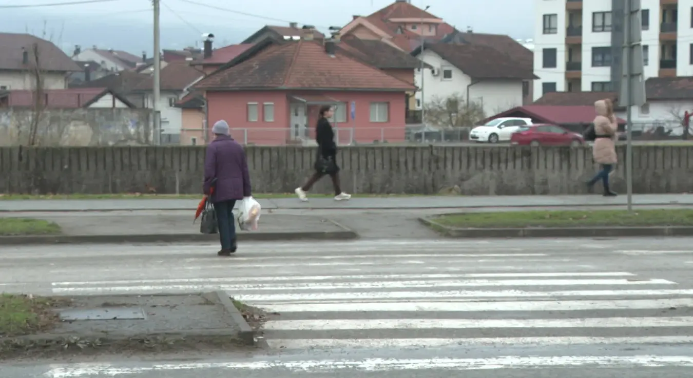 Слабо видљив пјешачки прелаз задаје главобољу возачима и пјешацима