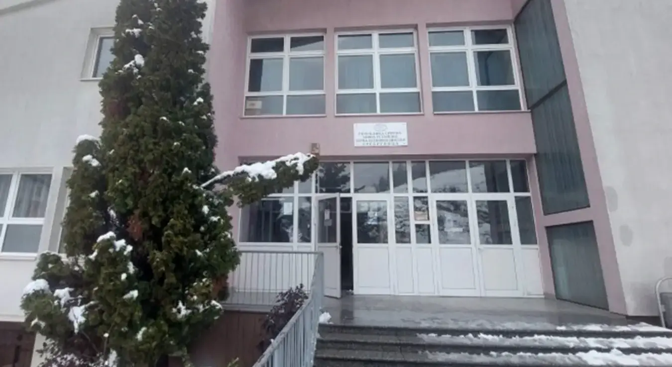 Директорка демaнтовала писање појединих медија о постојању списка ученика