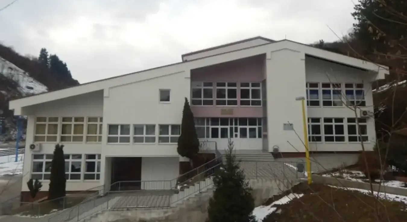 Прва основа школа у Сребреници