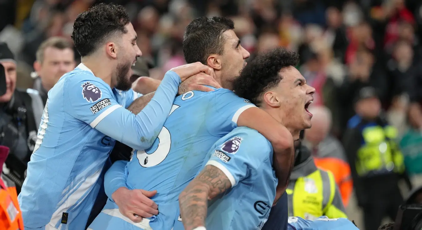 "Лудница" на Енфилду: Сити окренуо против Ливерпула