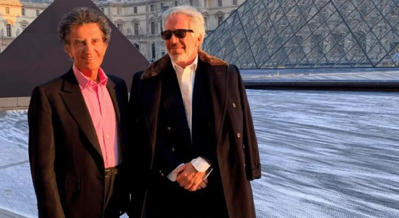 Бивши француски министар културе Жак Ланг поднио је оставку на мјесто директора Института арапског света због наводних финансијских веза са Џефријем Епстајном.