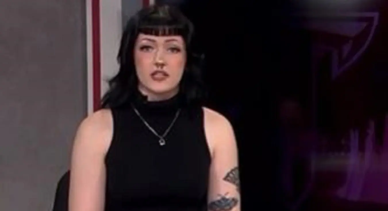 Водитељка са пирсингом у носу и тетоважама водила вијести: Услиједила је бурна дебата