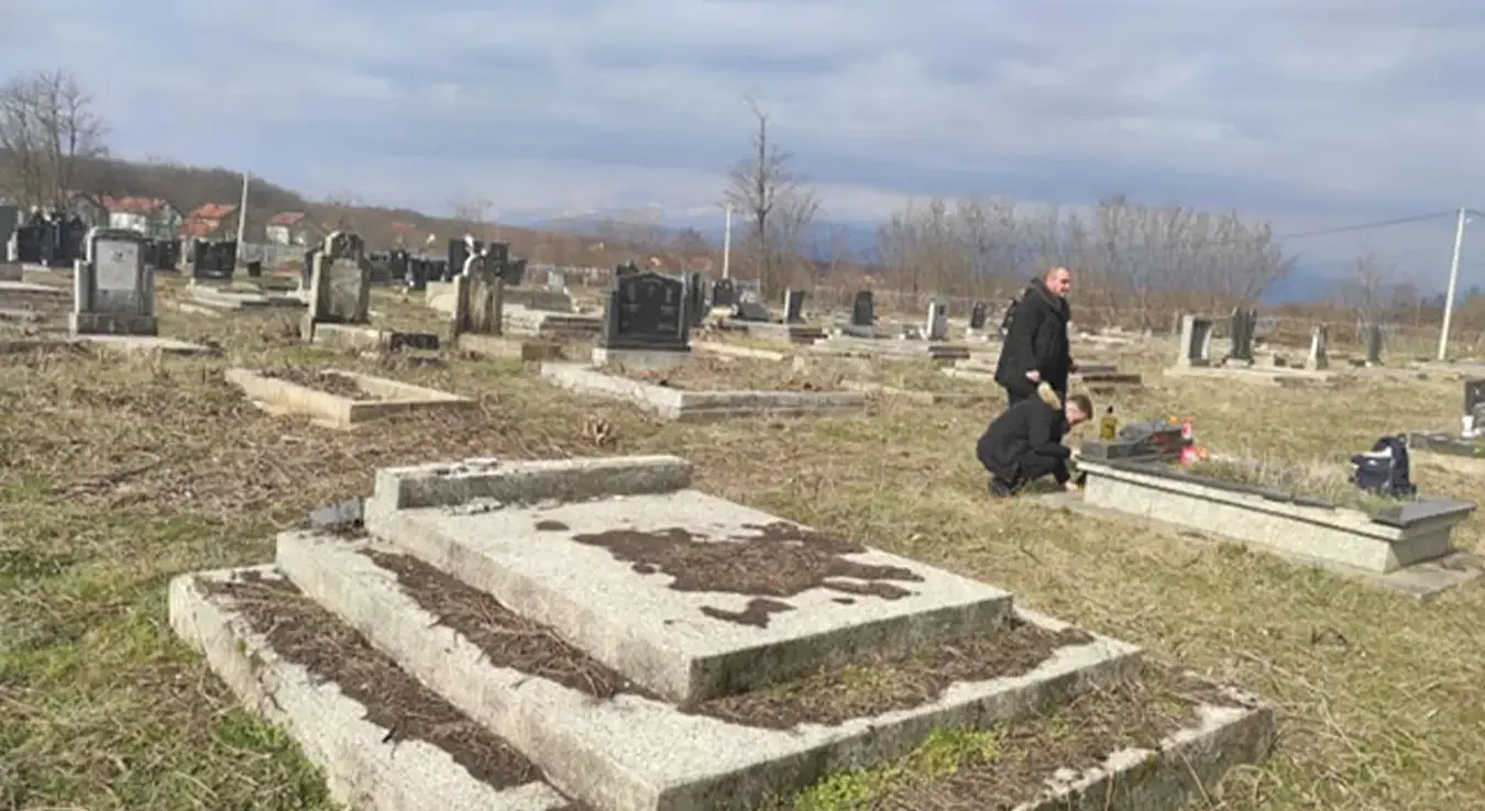 Уништено српско гробље на Косову
