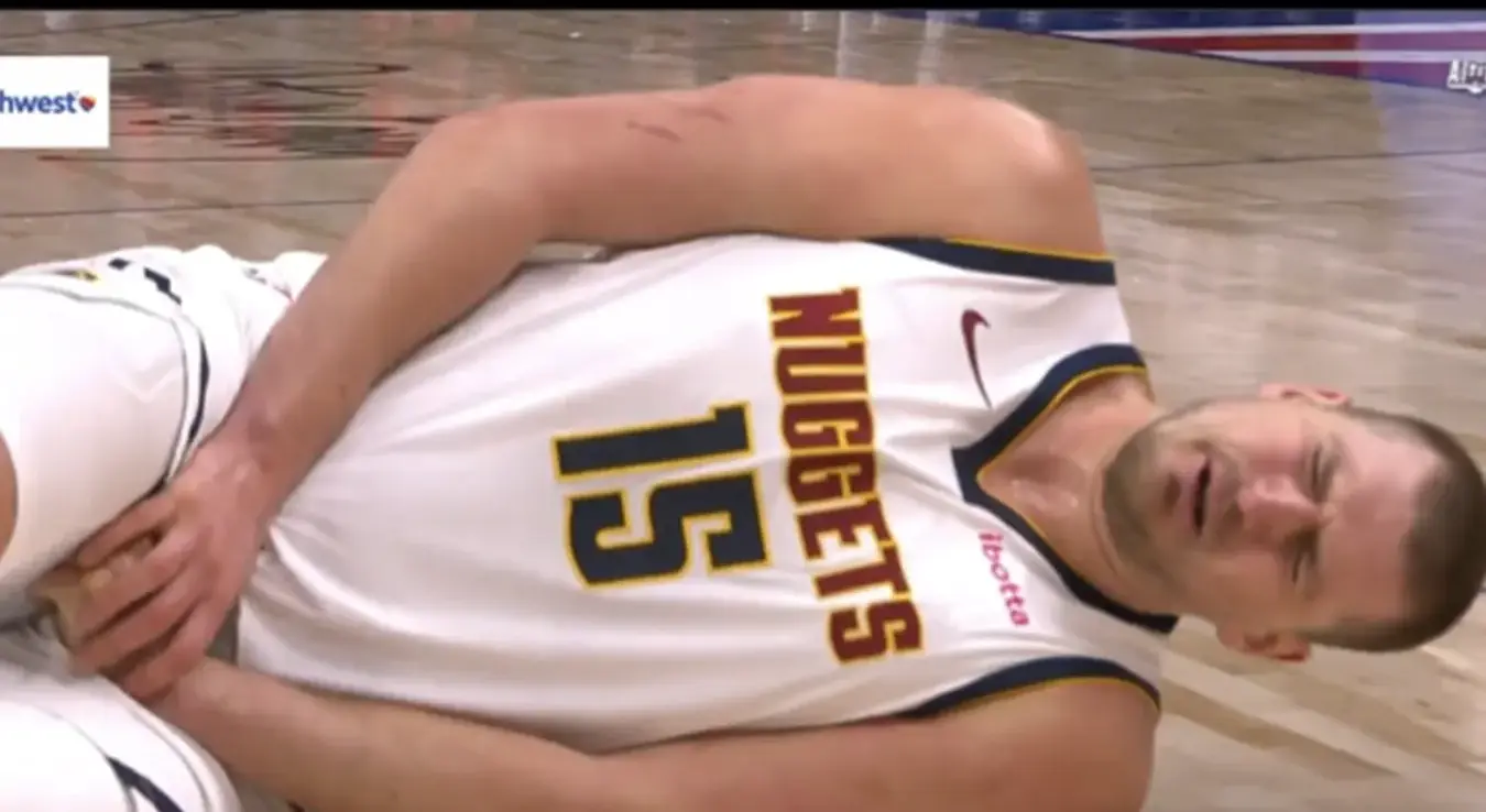 Никола Јокић се превија од болова на терену