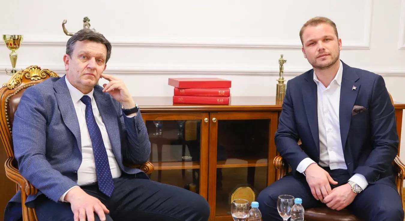 Хоће ли опозиција "преотети" ПДП?