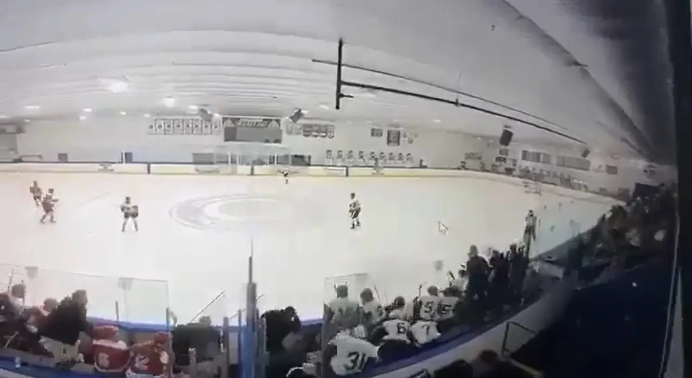 Пуцњава на клизалишту: Има мртвих