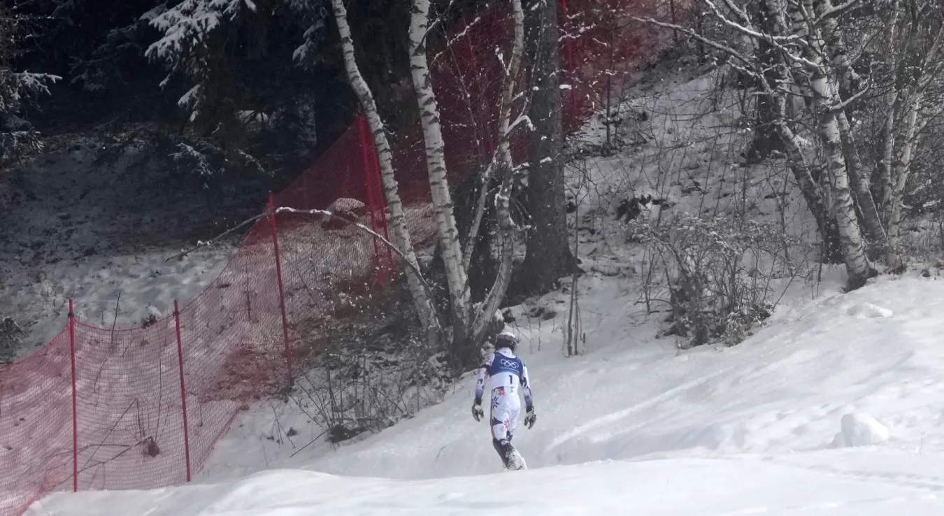 Атле Ли Мекграт плаче у шуми