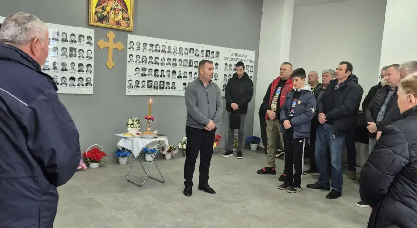 Парастос у Кнежеву