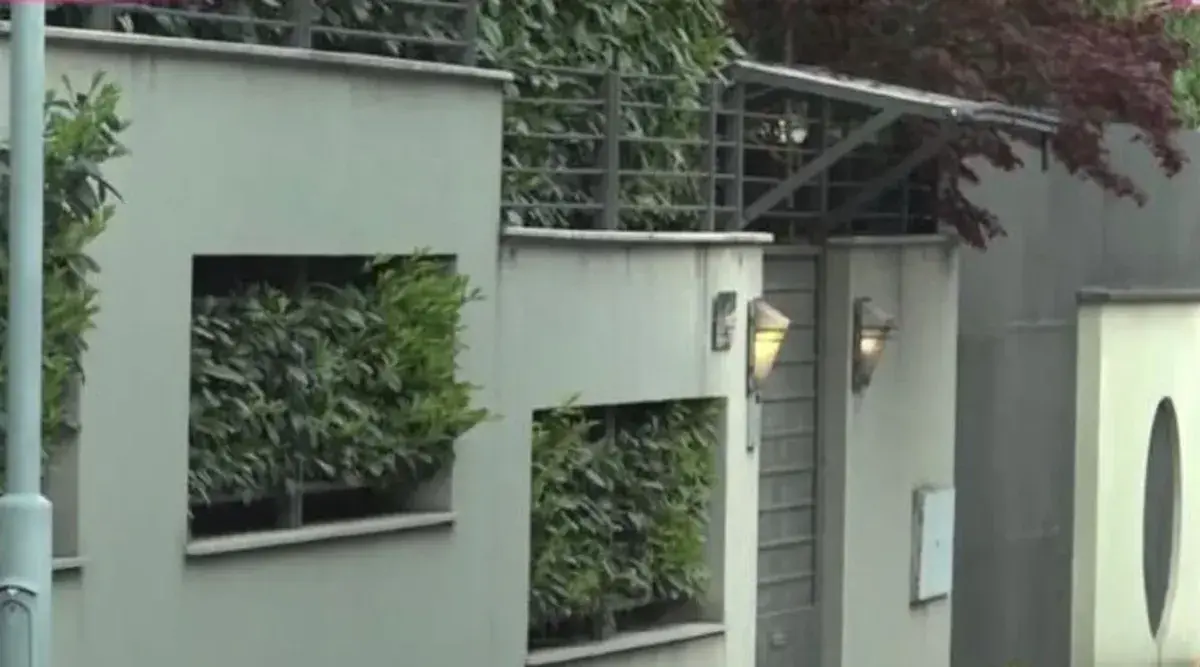 Кућа Здравка Чолић на коју је бачена бомба