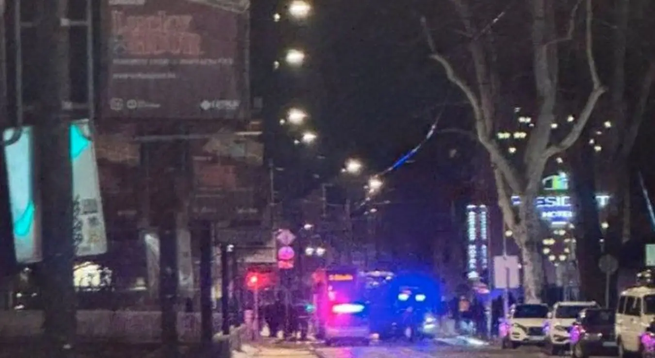 Возач трамваја који је ударио у аутомобил у Сарајеву био надрогиран, истекла му и возачка дозвола