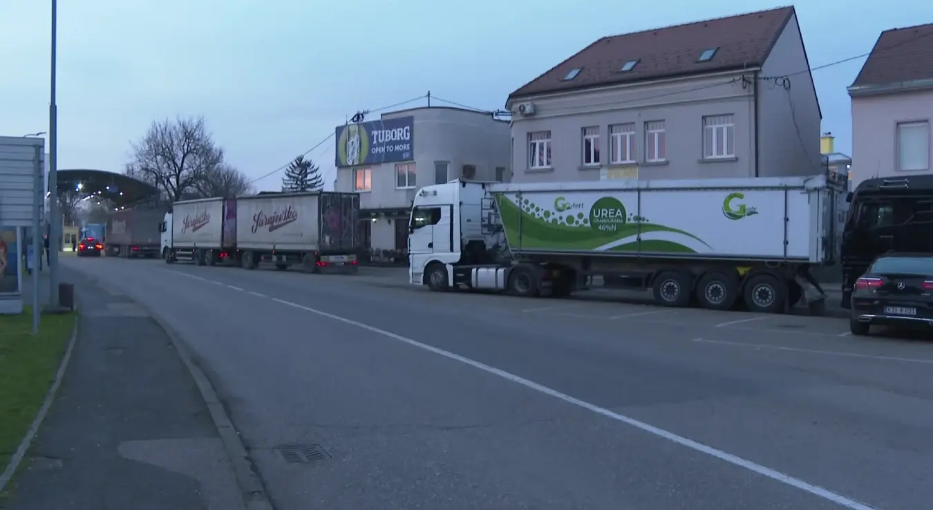 Камиони на граници