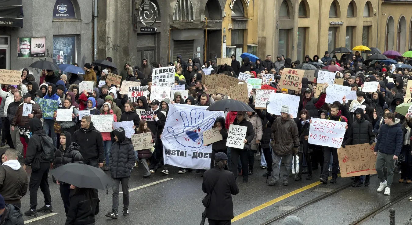 Протести у Сарајеву: МУП се огласио због узнемирујуће поруке која кружи међу родитељима