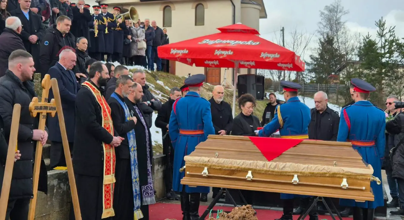 Сахрањена Љиљана Зелен Караџић